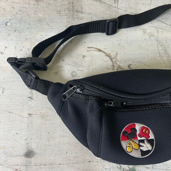 Vintage Disney world embroidered Mickey Mouse Fanny pack 90s Y2K belt bag - Picture 8 of 13